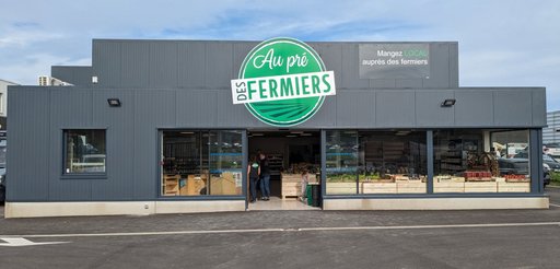 La façade du magasin Au pré des fermiers à Orchies